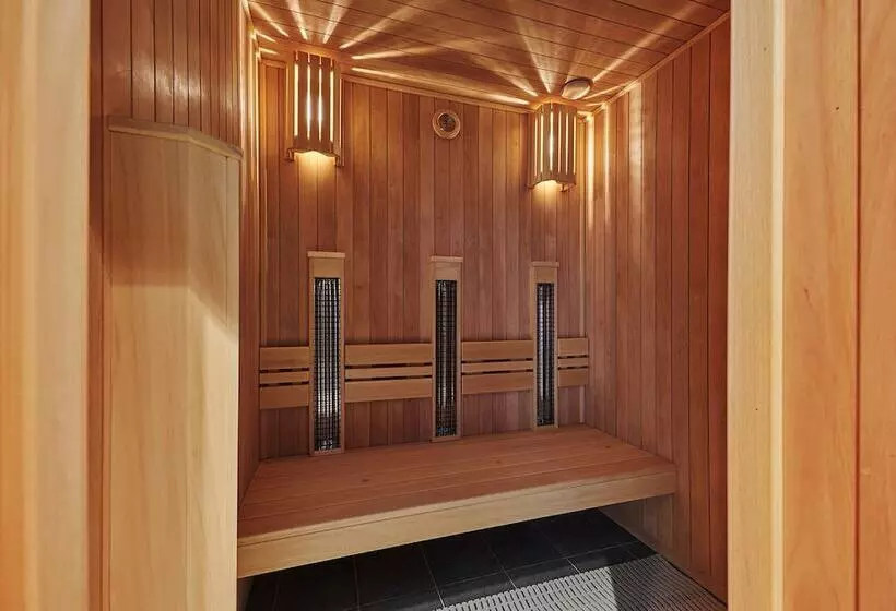 ホテル Otp Balatonszemes