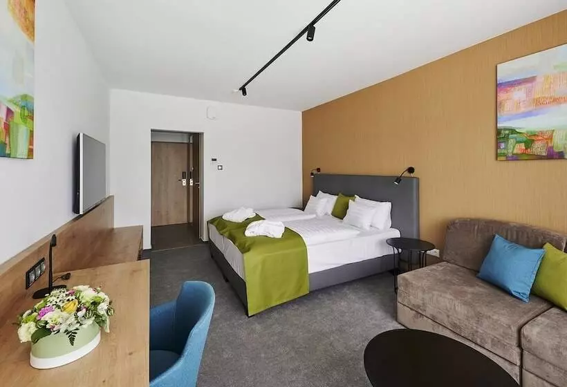 ホテル Otp Balatonszemes