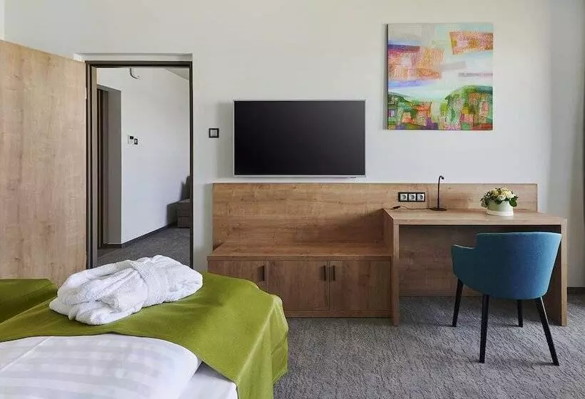 ホテル Otp Balatonszemes