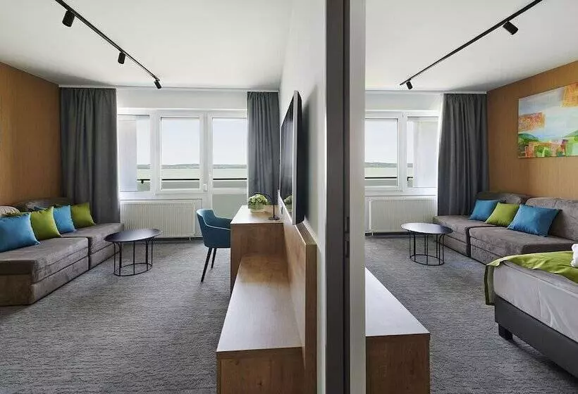 ホテル Otp Balatonszemes