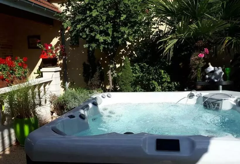 ベッドアンドブレックファースト La Crapounette