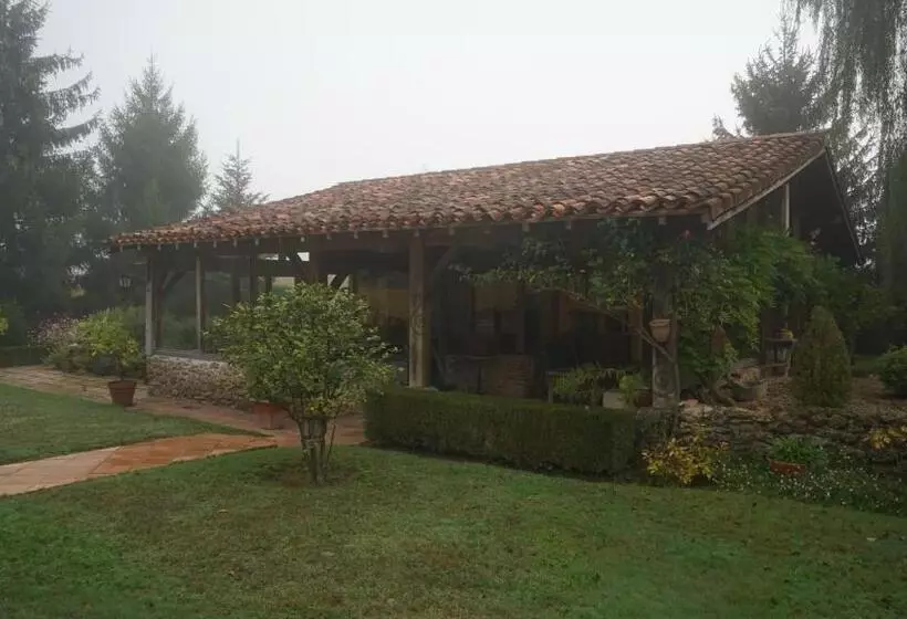 Aamiaismajoitus (B&B) Les Hotes Des Guillemets