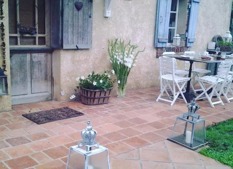 Aamiaismajoitus (B&B) Les Hotes Des Guillemets