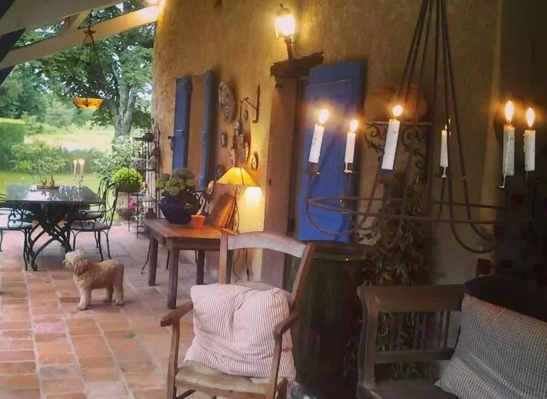 Aamiaismajoitus (B&B) Les Hotes Des Guillemets