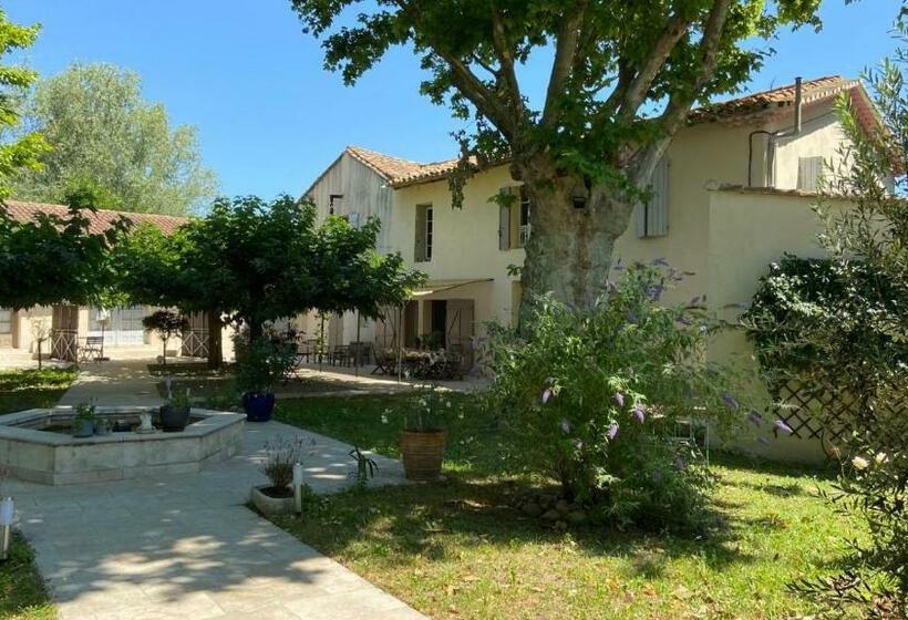 민박 Mas Des Cigognes