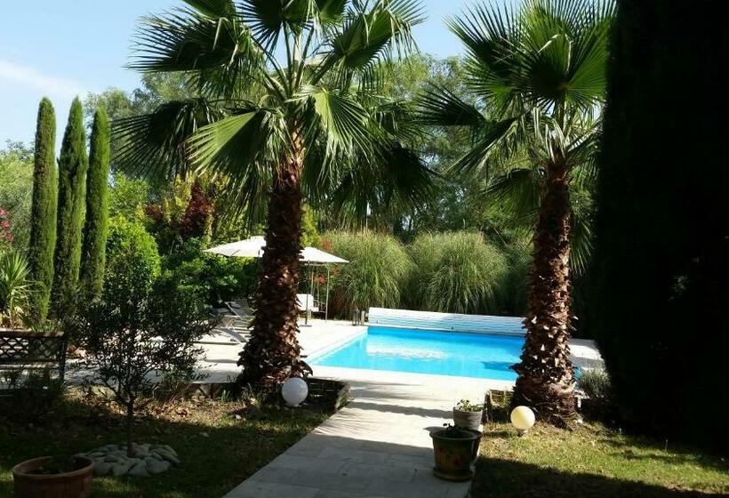 민박 Mas Des Cigognes