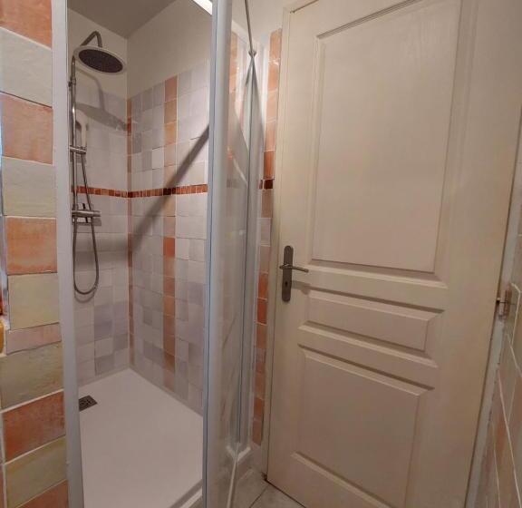 민박 Mas Des Cigognes