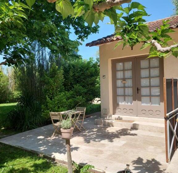 민박 Mas Des Cigognes