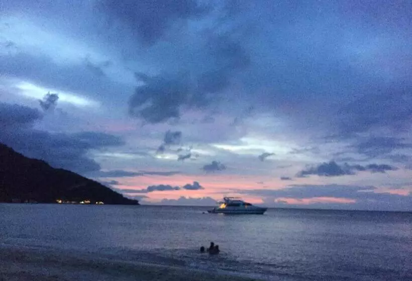 ベッドアンドブレックファースト Riverside At Aninuan Accommodation And Food