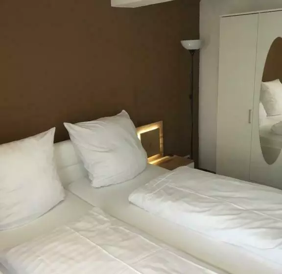 Pension Ferienwohnung Zur Ottoburg In Schlitz