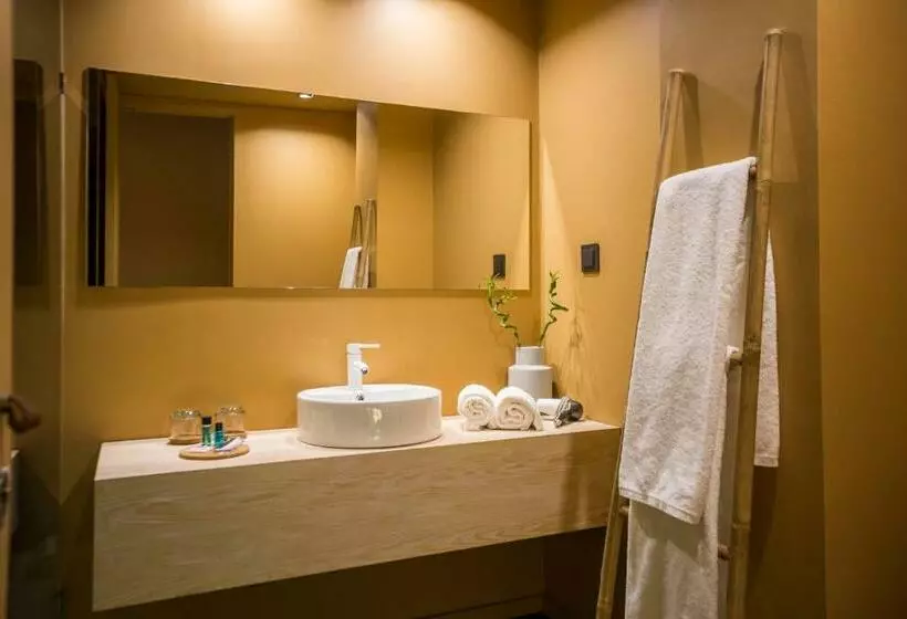 پانسیون Laurear Guest House