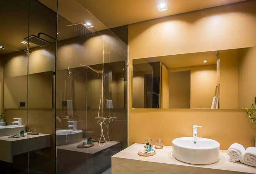 پانسیون Laurear Guest House