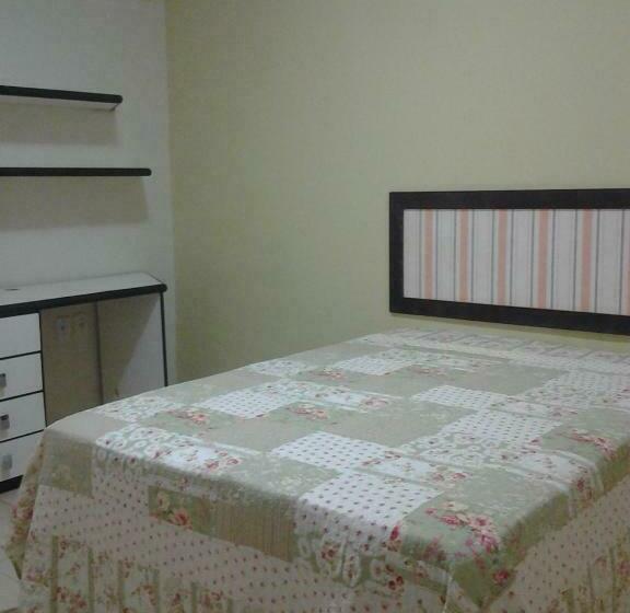 پانسیون Hipolitus