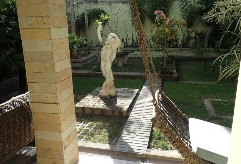 پانسیون Hipolitus