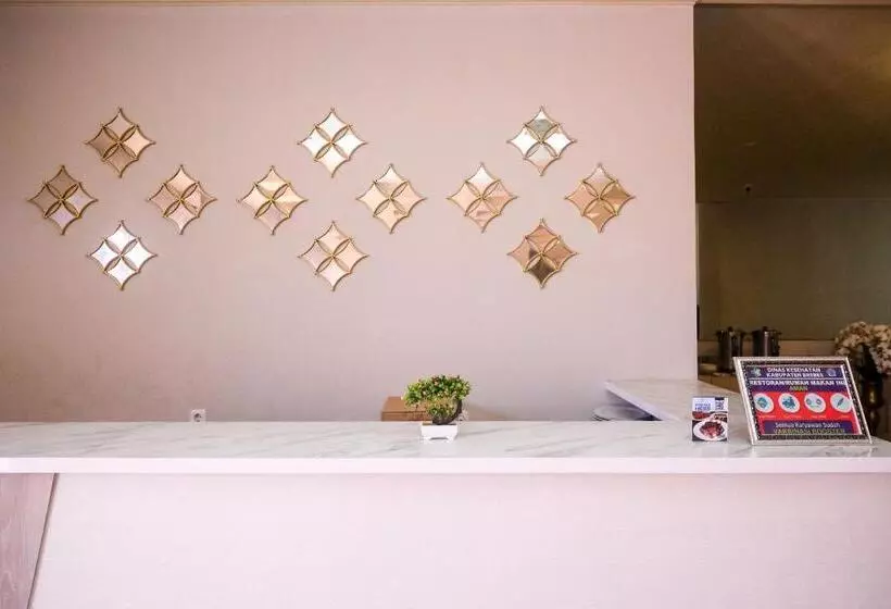 Urbanview Hotel Dedy Jaya Brebes