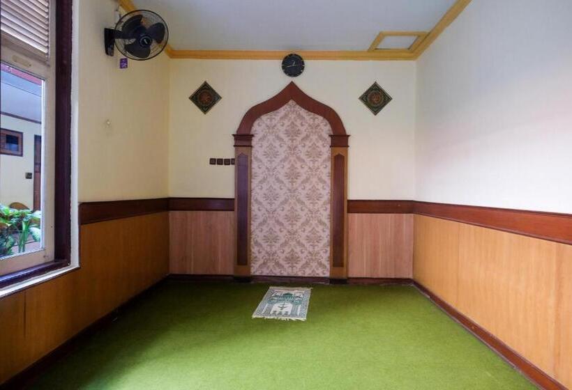 Urbanview Hotel Dedy Jaya Brebes