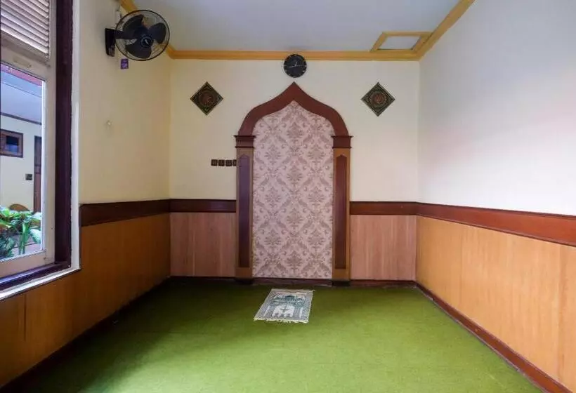 Urbanview Hotel Dedy Jaya Brebes