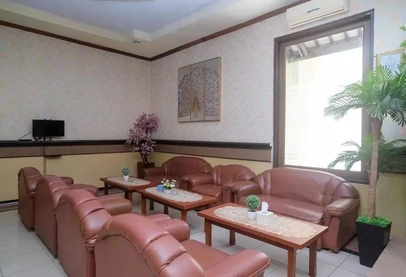 Urbanview Hotel Dedy Jaya Brebes