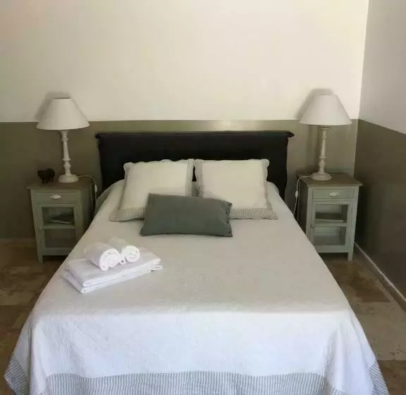 Aamiaismajoitus (B&B) Ferme De Roccapina