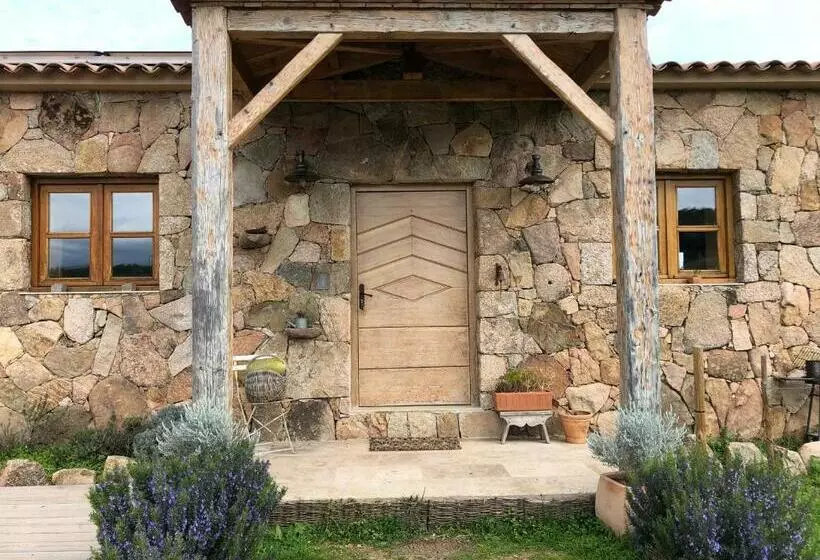 Aamiaismajoitus (B&B) Ferme De Roccapina