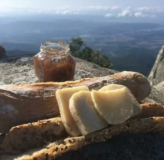 Aamiaismajoitus (B&B) Ferme De Roccapina