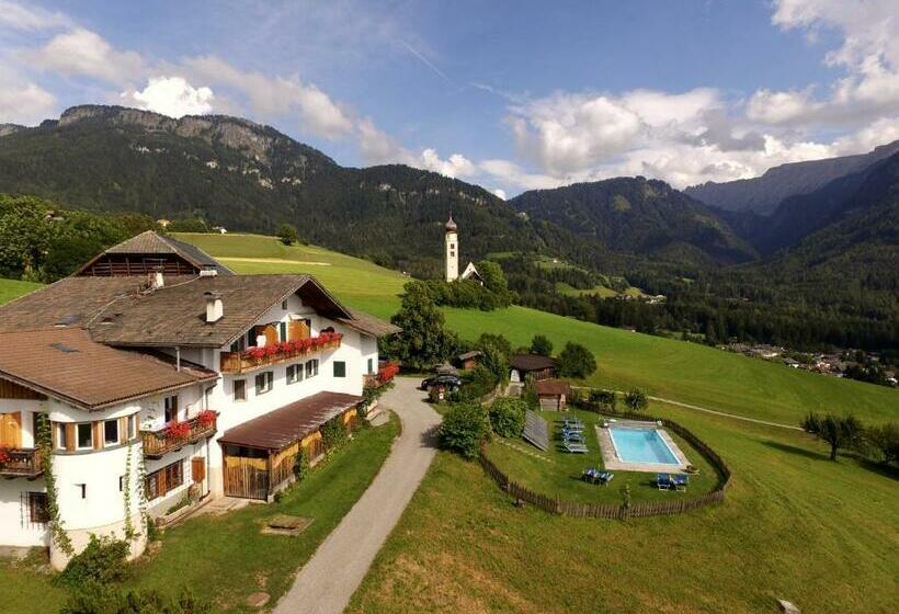 هتل Garni Zatzerhof