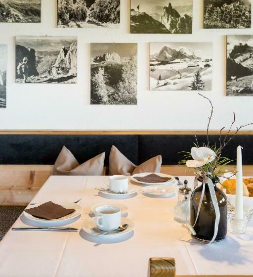 هتل Garni Zatzerhof