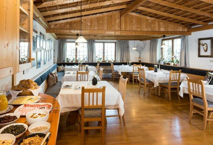 هتل Garni Zatzerhof