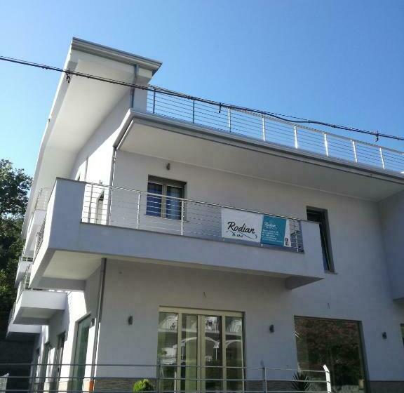 בית מלון כפרי Rodian