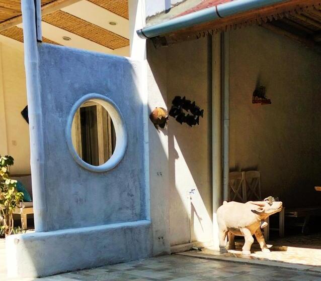 ホテル The 5 Brothers