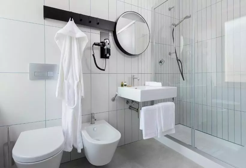 ペンション Bnbiz   Coworking