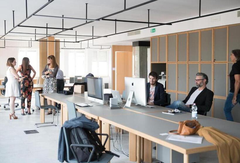 Пансион Bnbiz   Coworking