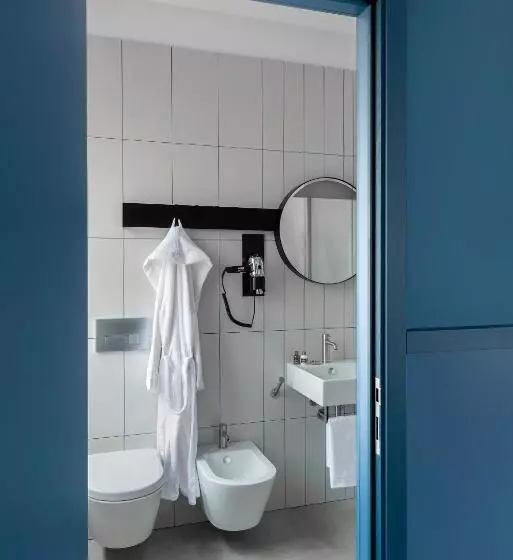 ペンション Bnbiz   Coworking