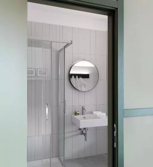 ペンション Bnbiz   Coworking