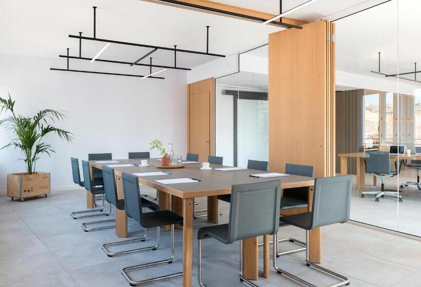 Пансион Bnbiz   Coworking