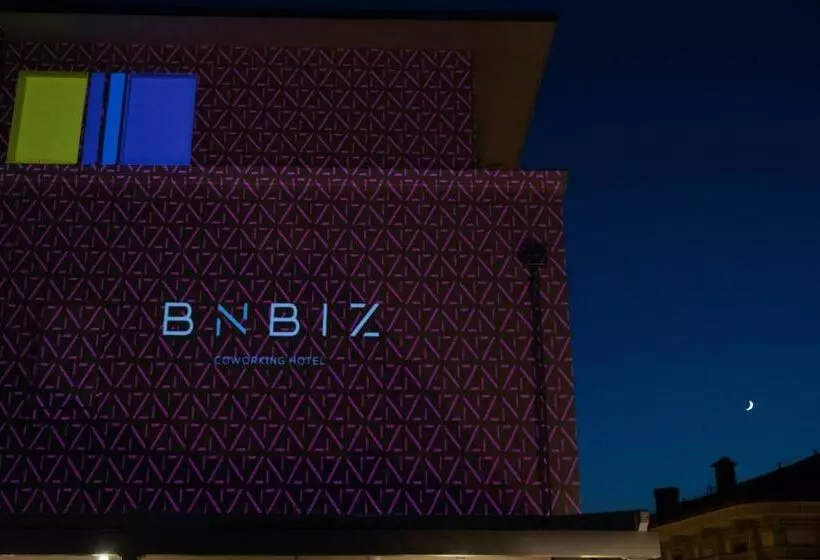 ペンション Bnbiz   Coworking