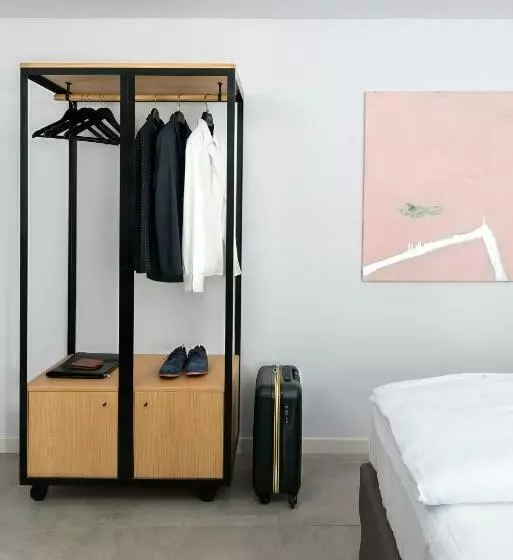 ペンション Bnbiz   Coworking