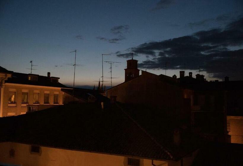 Пансион Bnbiz   Coworking