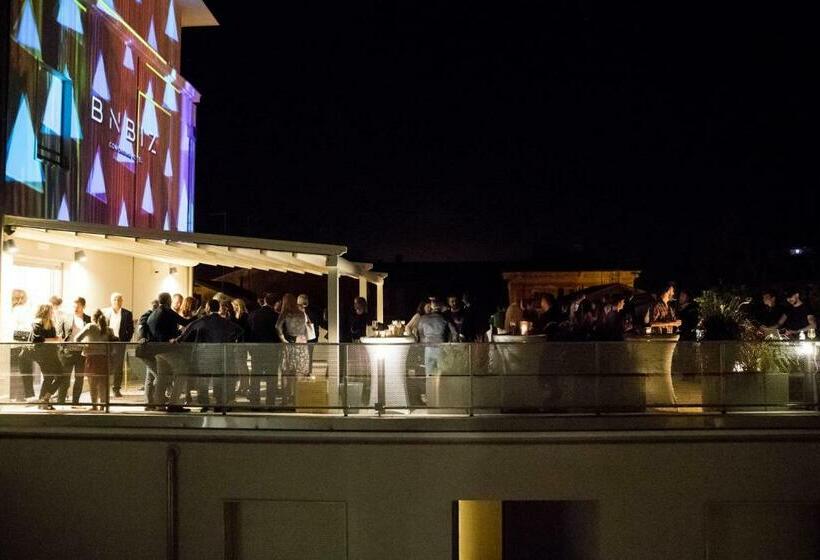 Пансион Bnbiz   Coworking