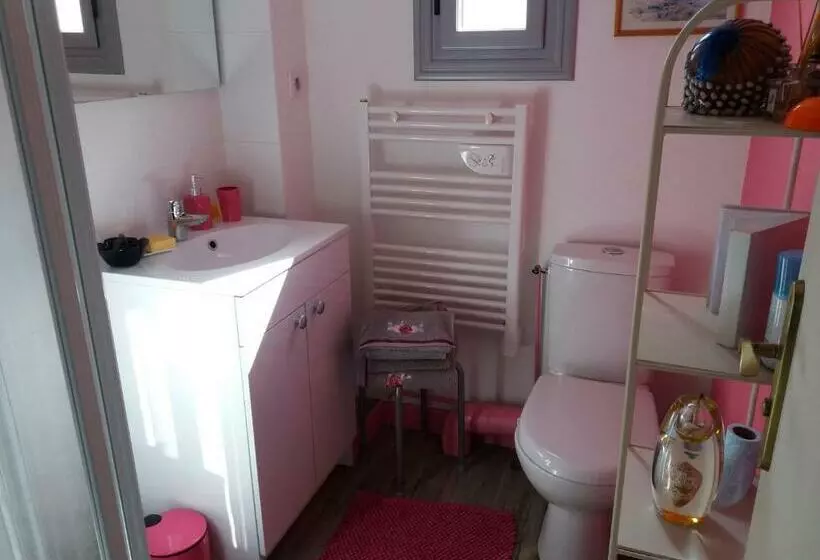 پانسیون La Vie Au Roze
