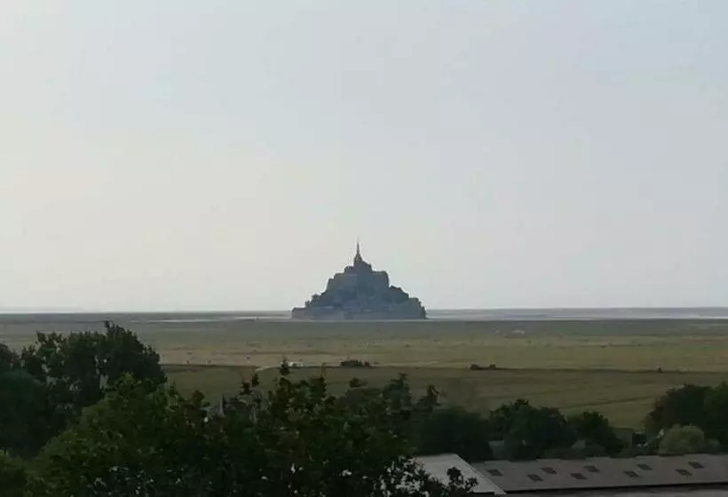 Aamiaismajoitus (B&B) Le Marquis De La Guintre