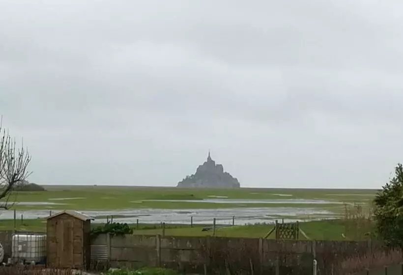 Aamiaismajoitus (B&B) Le Marquis De La Guintre