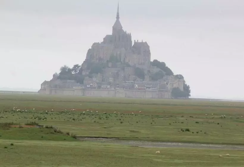 Aamiaismajoitus (B&B) Le Marquis De La Guintre