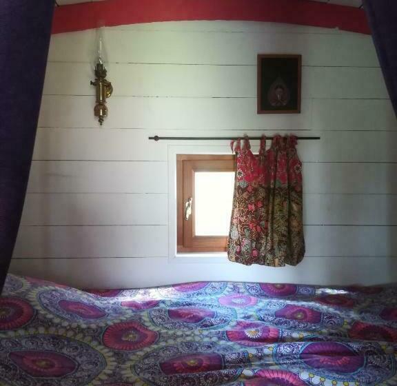 تختخواب و صبحانه Roulotte Coin De Nature