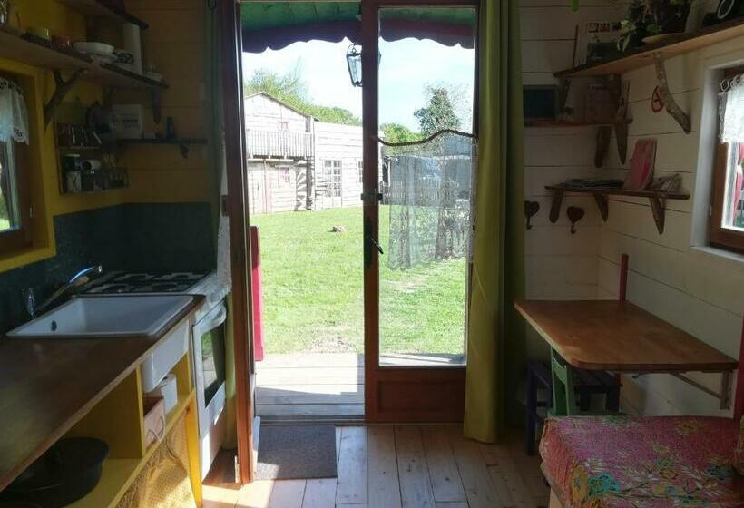 تختخواب و صبحانه Roulotte Coin De Nature