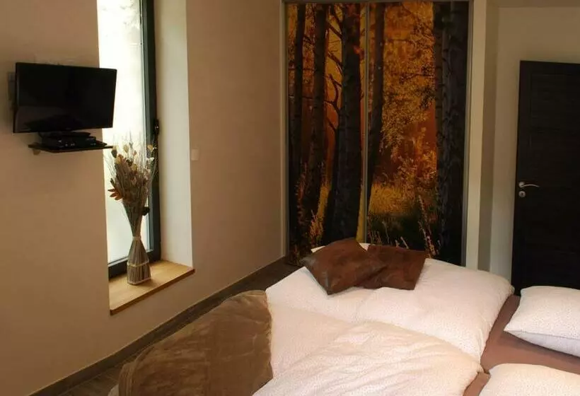 ホテル Le Moulin Des Chartreux   1733