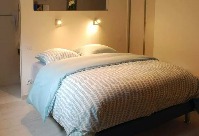 ホテル Le Moulin Des Chartreux   1733