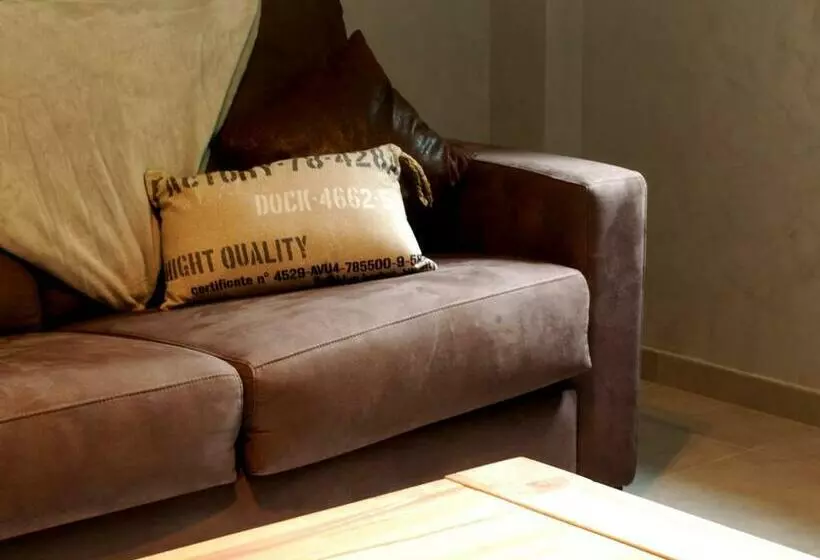 ホテル Le Moulin Des Chartreux   1733