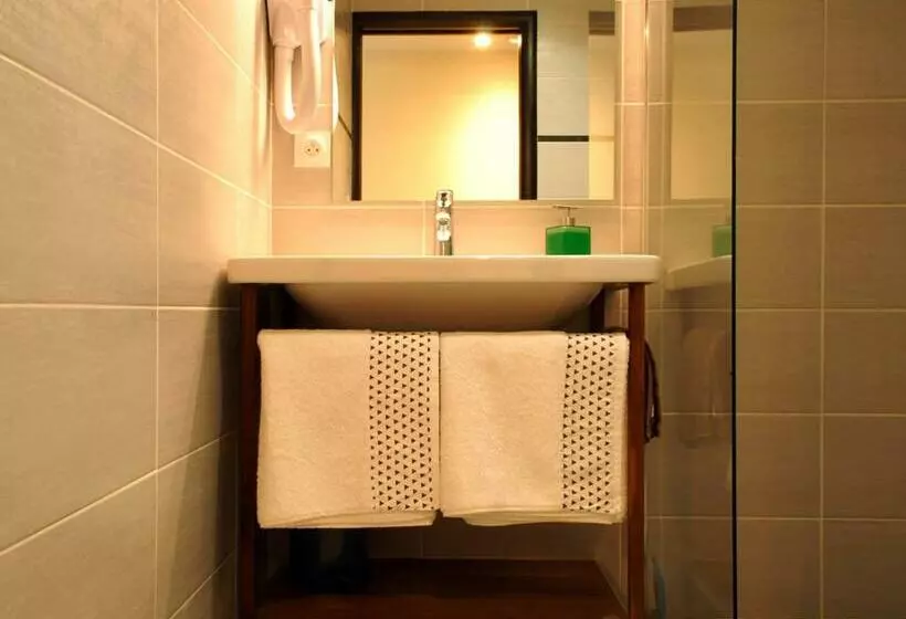 ホテル Le Moulin Des Chartreux   1733