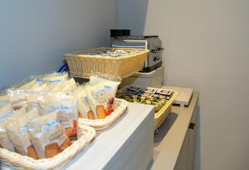 ホテル Odissea Residence E Rooms